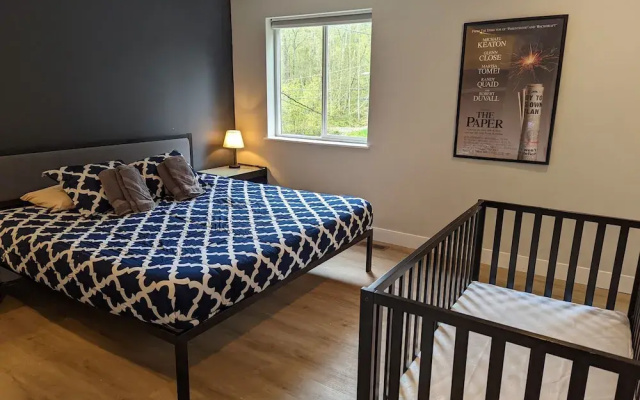 Seattle Vacation Home - The Newsroom