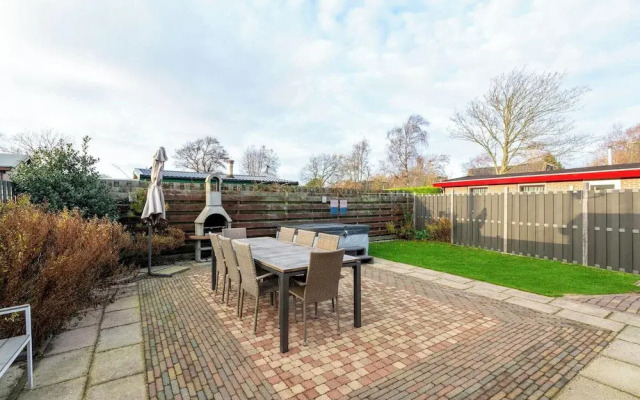 Villa Near Sint Maartenszee Beach With Jacuzzi