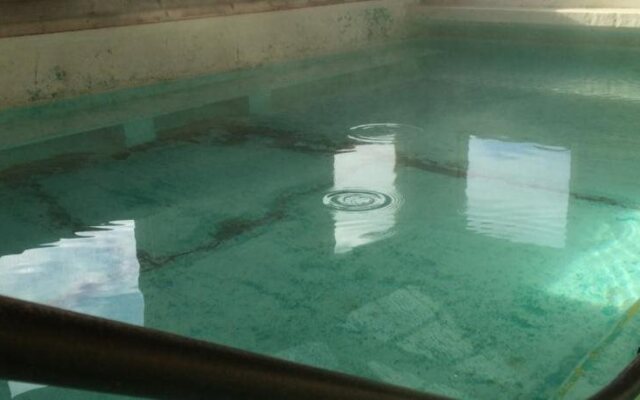 Lolo Hot Springs