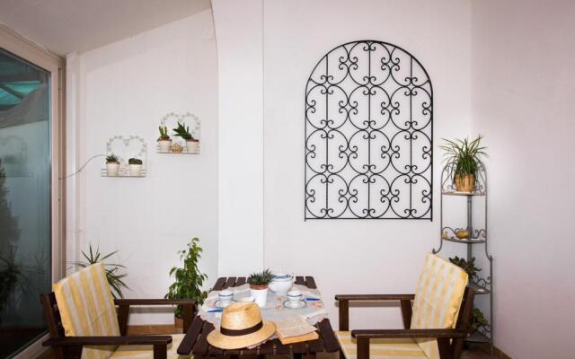 Loft at 200mt from the beach-park inside-sea view