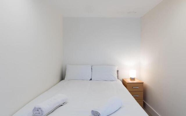 Modern 2 Bed 2 Bath Apartment Hyde Park