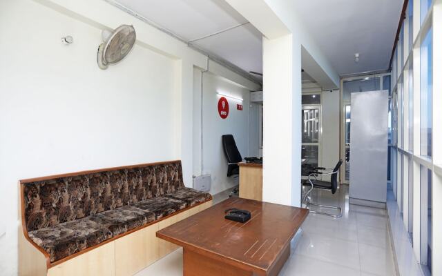 OYO 10877 Hotel R K Residency