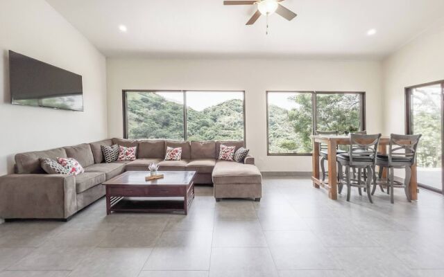 Journeys End-stunning Views In Gated Community