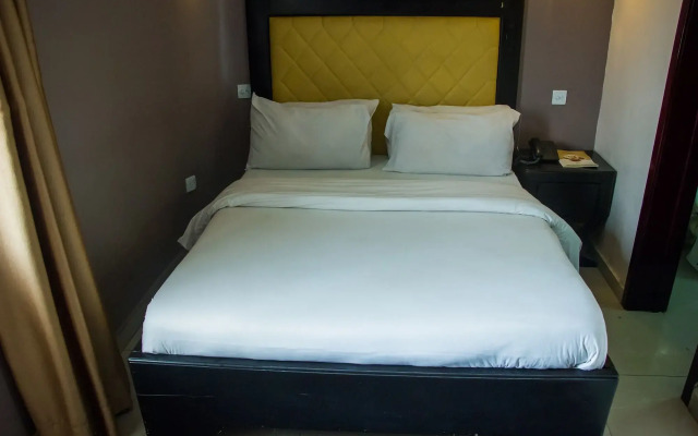 De' Bliss Hotel and Suites