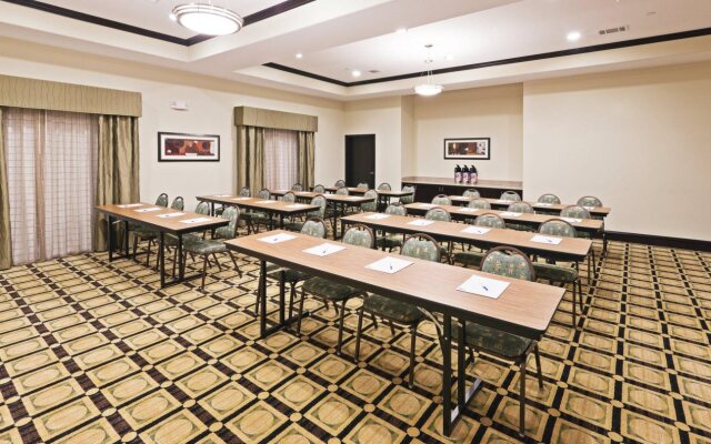 Holiday Inn Express Hotel & Suites Brownfield by IHG