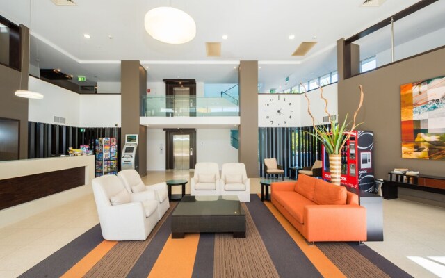126 Chancellor Lakeside