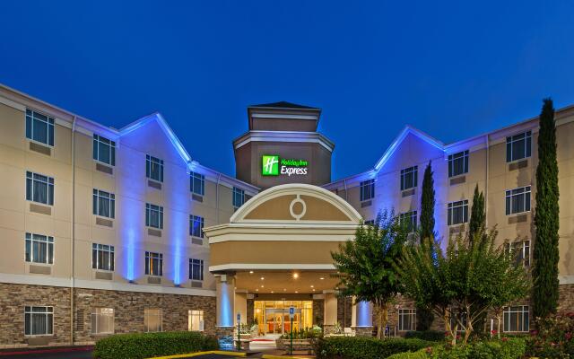 Holiday Inn Express Hotel & Suites Houston-Downtown Conv Ctr, an IHG Hotel