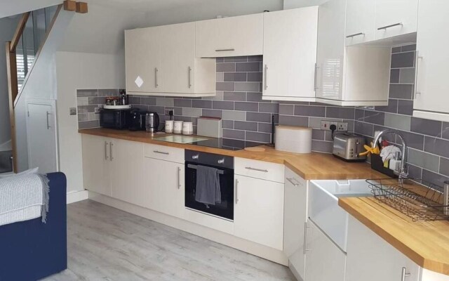 Outstanding, Modern 1-bed House in Chippenham