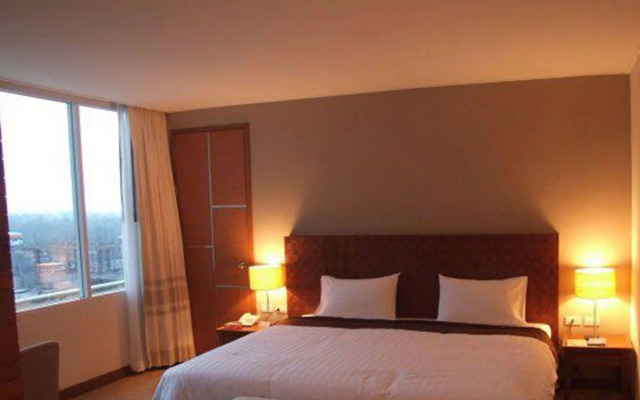 Sunee Grand Hotel and Convention Center