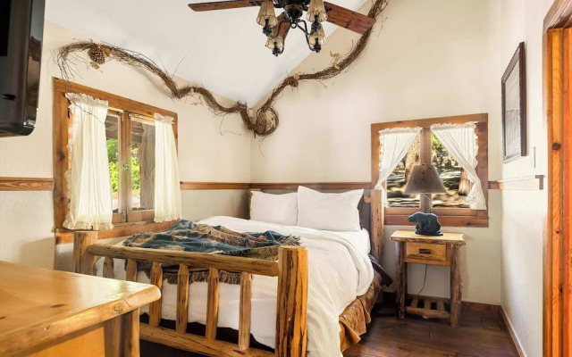 Whispering Pines Walk to Bear Mountain!