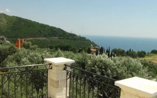 Villa Ana