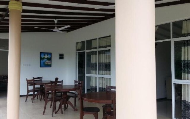 Coral Palm Villa & Apartments
