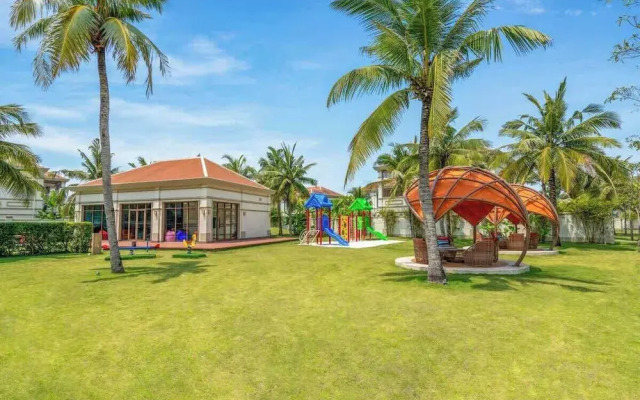 Luxe 3BR Villa: Private Pool & Resort Perks!