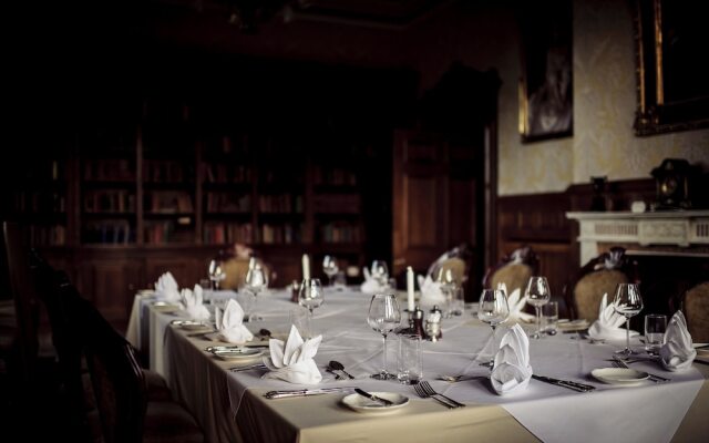 Rossington Hall