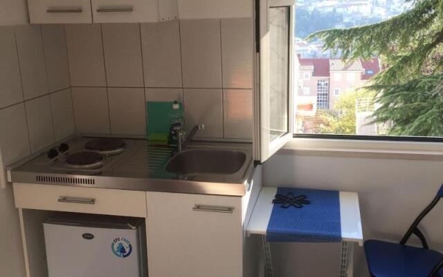 Jele Rooms