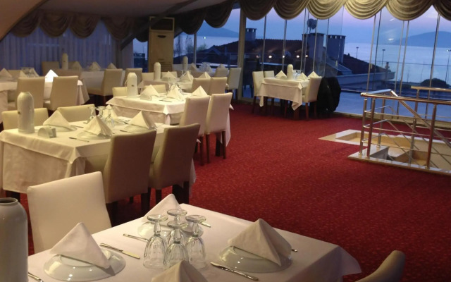 Island Hotel