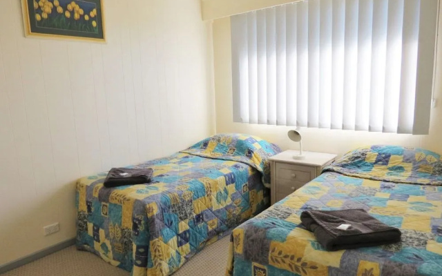 Chapman Court Holiday Units