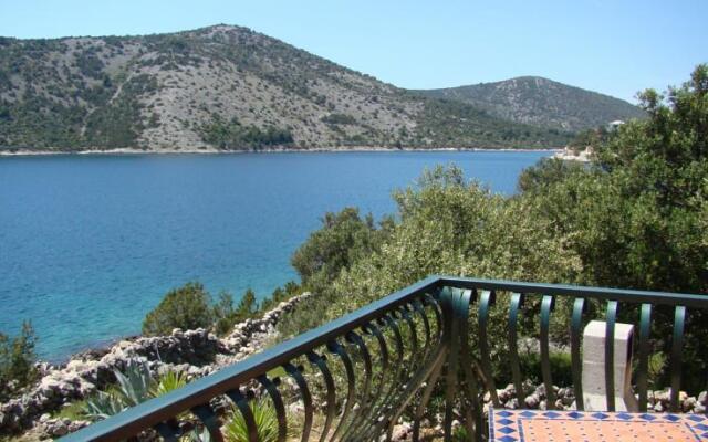 Holiday home Isolated Paradise