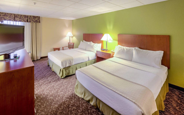 Quality Inn & Suites Downtown Mansfield
