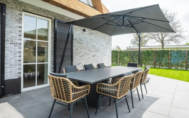 New Thatched Villa Near the Beach