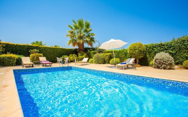 Villa Fortuna Large Private Pool Walk to Beach Sea Views A C Wifi Car Not Required - 2630