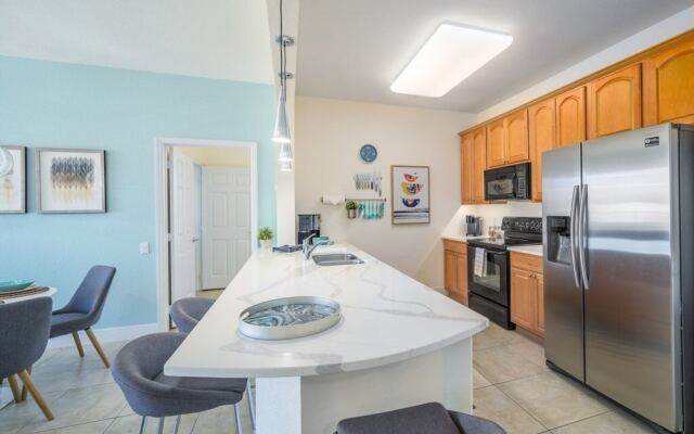 Penthouse Gem 3 Bedroom Condo by Redawning