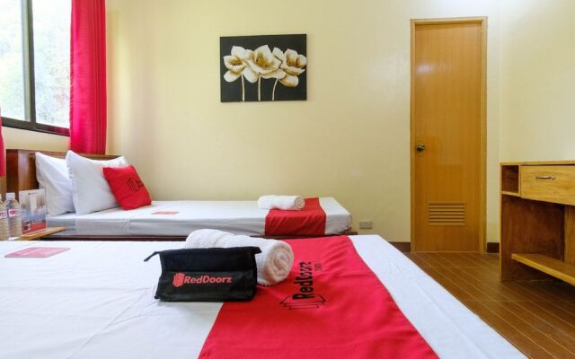 RedDoorz @ Poblacion 6 Coron