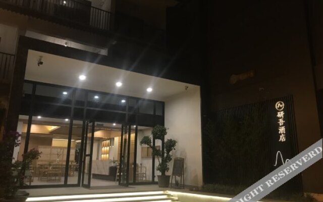 Rezen Retreat Xishuangbanna The Great Pagods Temple