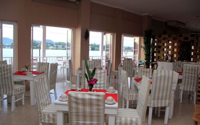 Ramada by Wyndham Tikal Isla de Flores