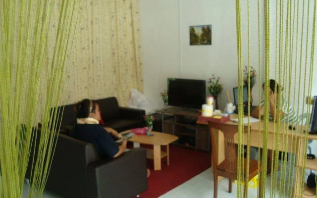 River Golden House - Hostel