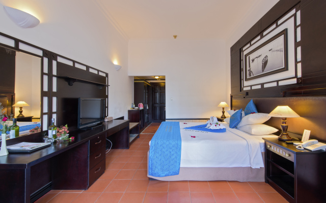 River Beach Resort and Residences