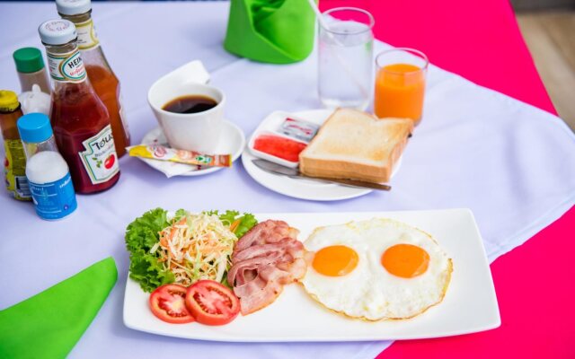 Rayaan 6 Guest House  Restaurant