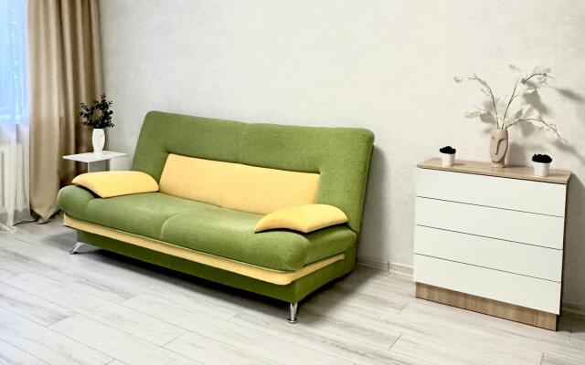 Apartments on Priorova street 16k3