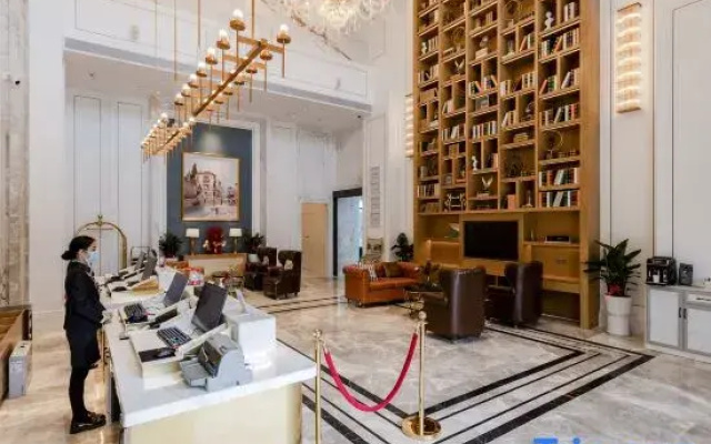 Vienna International Hotel (Fu'an Building Store, Danzhou)