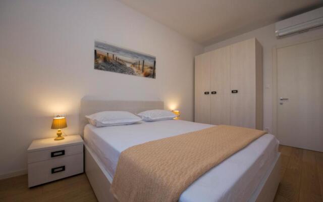 Sea view apartment EMA