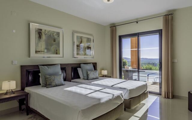 Spacious Villa in Alcantarilha With Private Swimming Pool