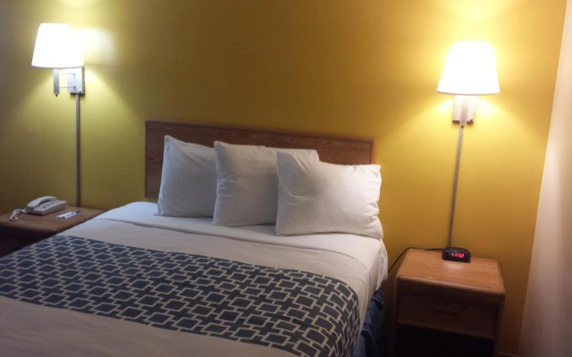 Rodeway Inn & Suites