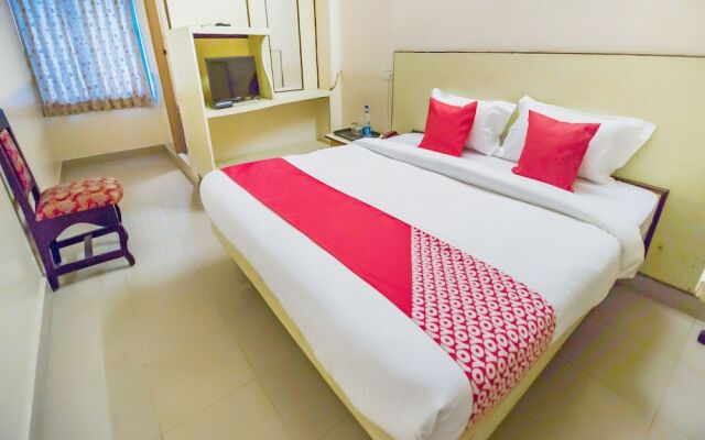 OYO 13300 Anupama Residency