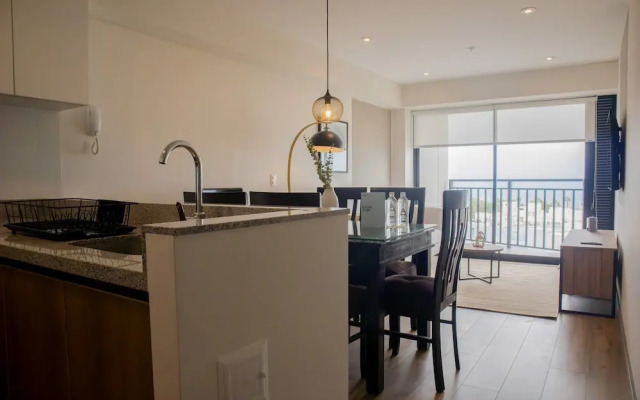 w Beautiful 3BR w Balcony in San Isidro