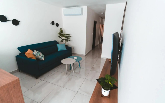 Ideal Location, Stylish 1BR Apartment with Free Parking