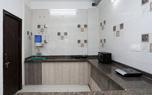OYO 10067 Home Modern 2BHK Gulab Bagh