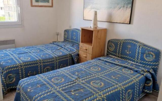 Nice 70m With Terrace In Front Of The Sea!