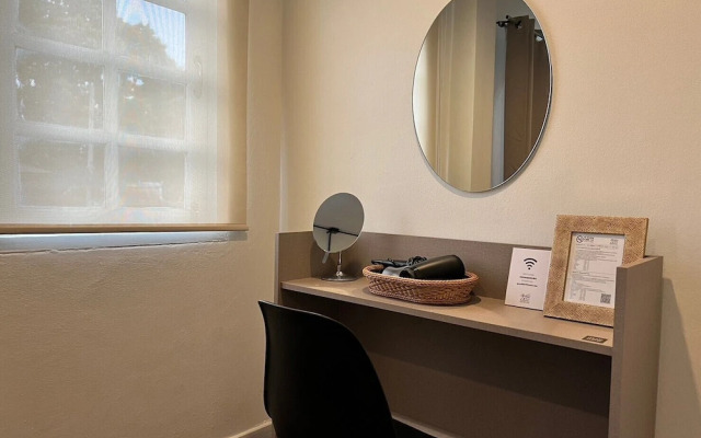 MINI-ME HUBS - Charm Suites in Old City