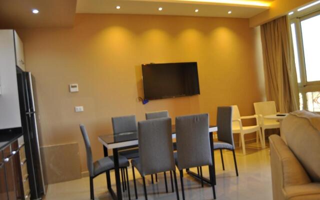 luxury Two bedroom Apartment with sea view