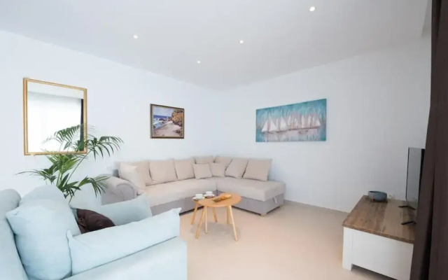 Apartments Horizon - One-bedroom Apartment With Balcony and Sea View