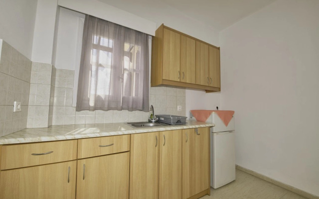 Ira Apartments