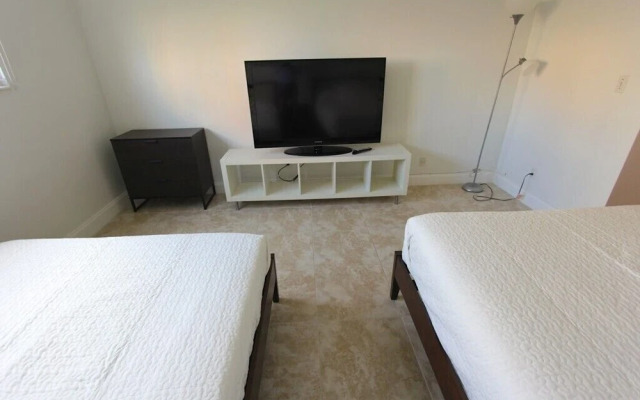 1 Bedroom Park View Apartment Or419