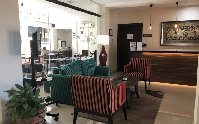 Mutiara Suites