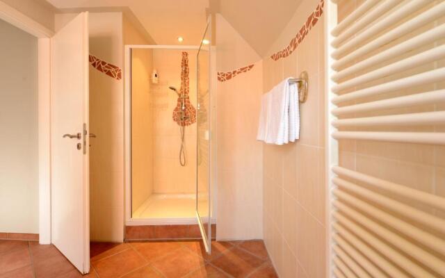 Ferienhaus Fur 8 Personen Mit Kamin & Terrasse