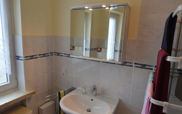 Spacious Holiday Home in Schillingen with Garden